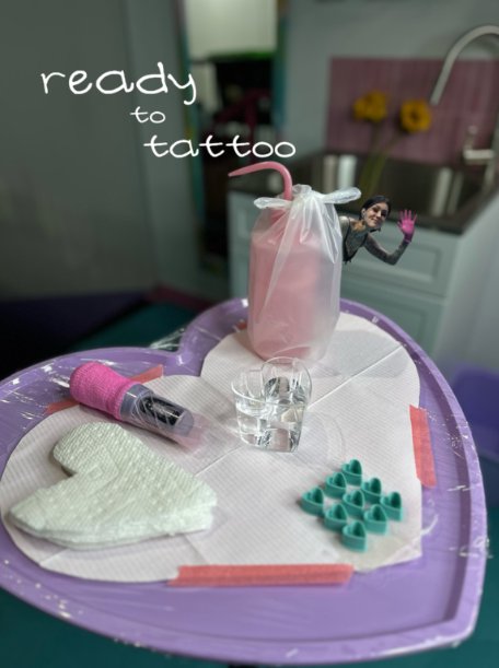 Mini Tia Berry figure ready to tattoo on her heart tattoo tray